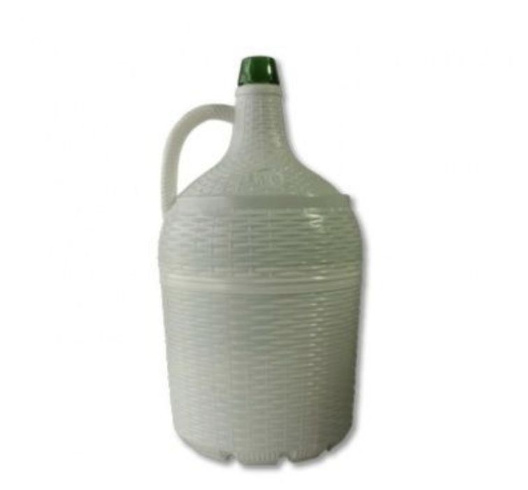 excelente agua vinica de produção própria