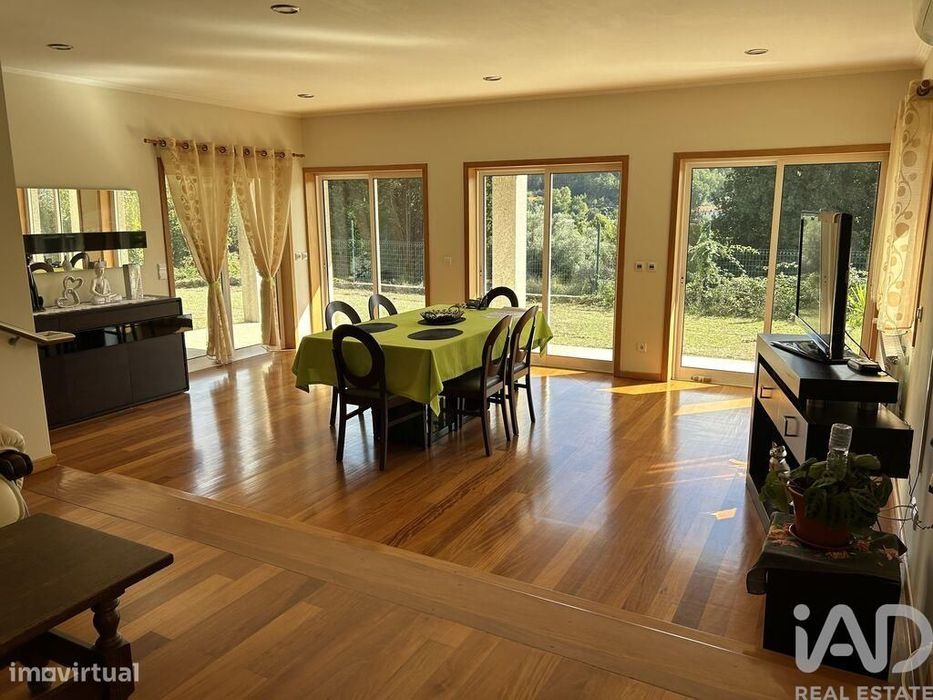 Casa / Villa T4 em Calvos E Frades de 432,00 m2