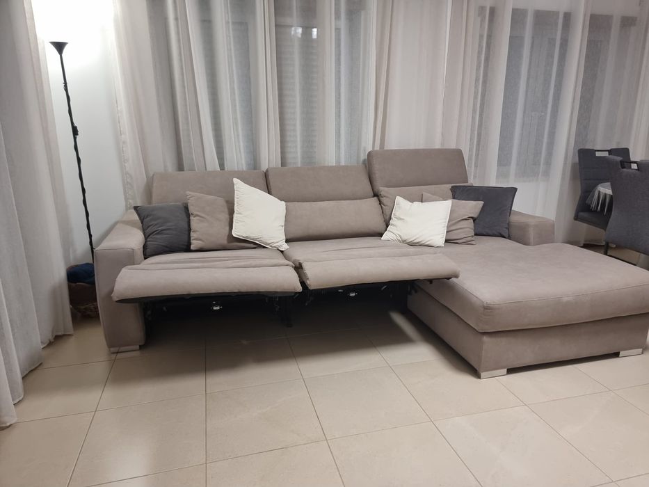 Sofa castanho-acinzentado