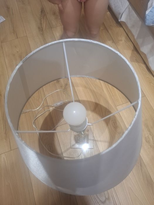 Lampa stołowa z abażurem