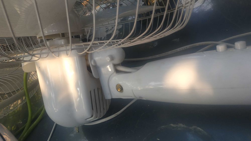 продаю з\ч (лопастей нет) для бытовых напольно-настольных вентиляторов