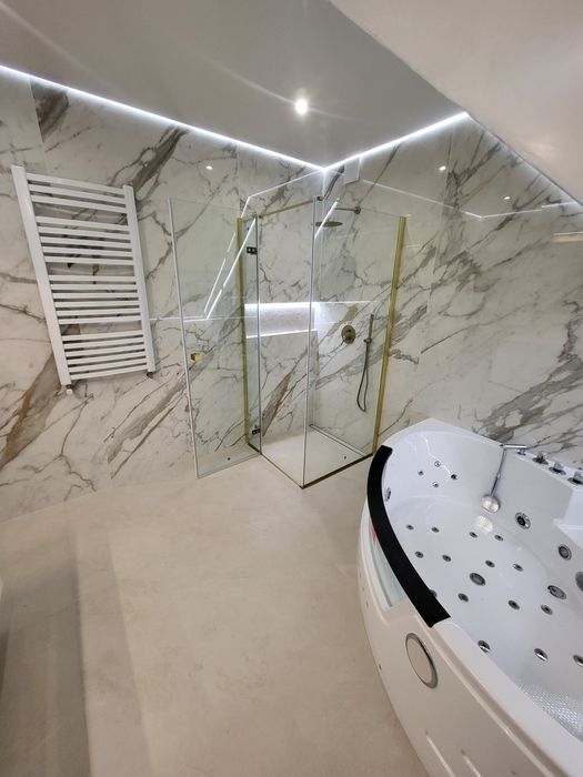 Płytkarz, glazurnik. Układanie płytek.  Remont łazienki.