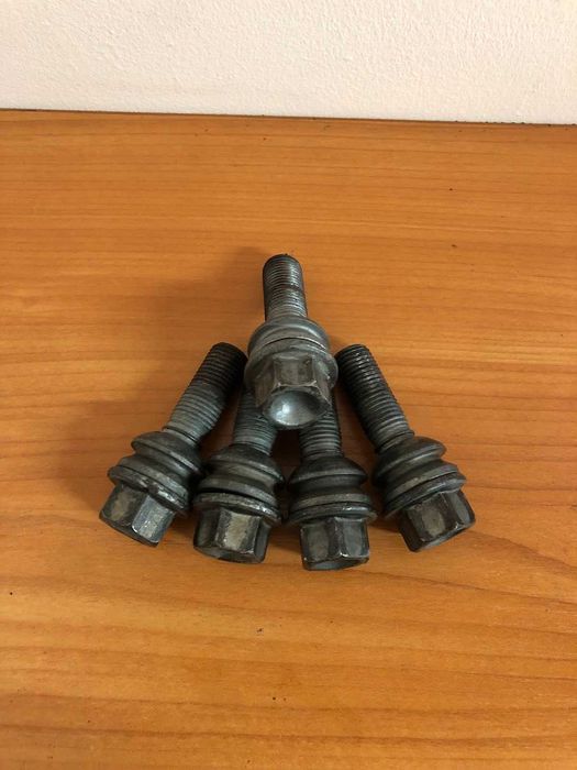 Болты Крепления Колеса Болти VW Touareg\Transporter\AUDI Q7 7L0601139