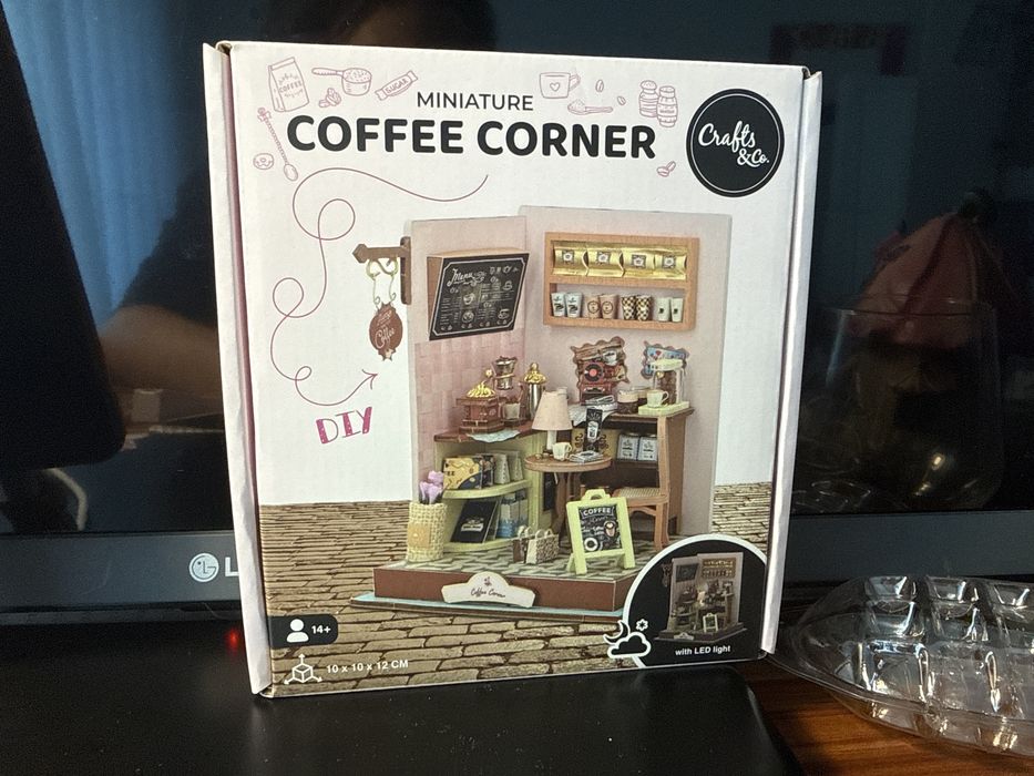 Miniature Coffee Corner (DIY)
