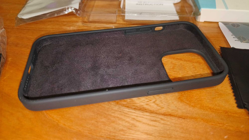 Zestaw z etui, szkłami hartowanymi i stojakiem do iPhone 13 pro nowe