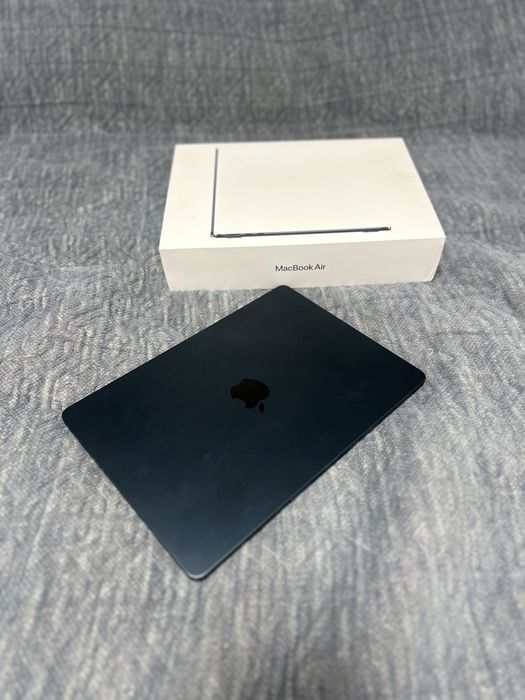 Apple MacBook Air 13" M3 (2024) • 8/256GB • Стан 10/10
