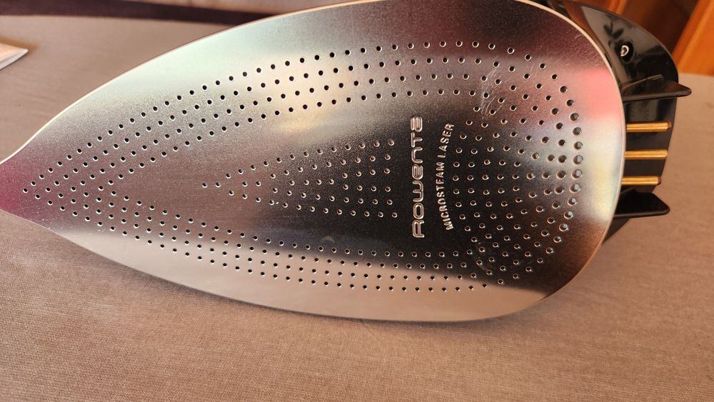 Ferro de engomar cordless