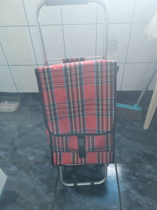 Wózek na zakupy na kółkach