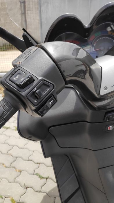 Aprilia atlantic como nova