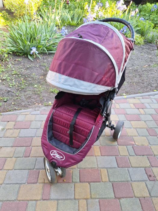 Продам прогулянкову каляску Baby Jogger City Mini