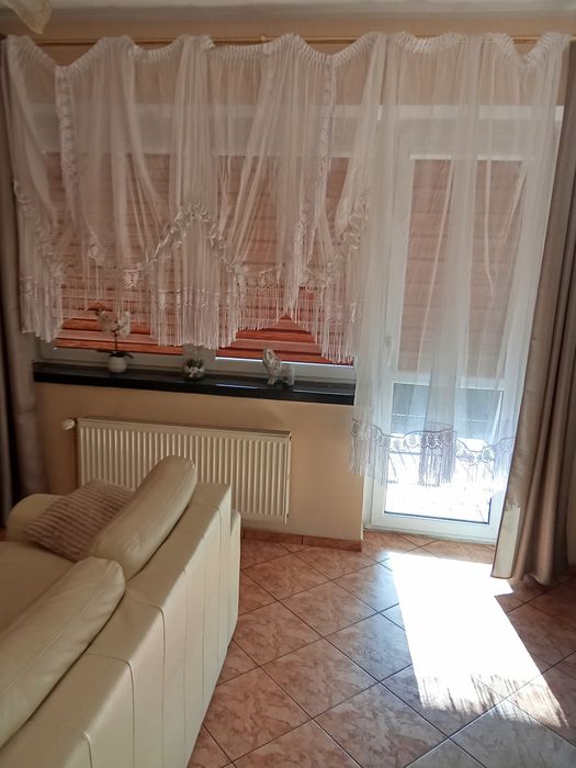 Używane firany z falbanami