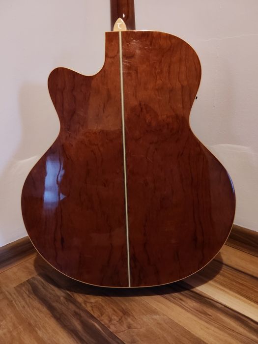 Gitara basowa elektroakustyczna. Tangelwood