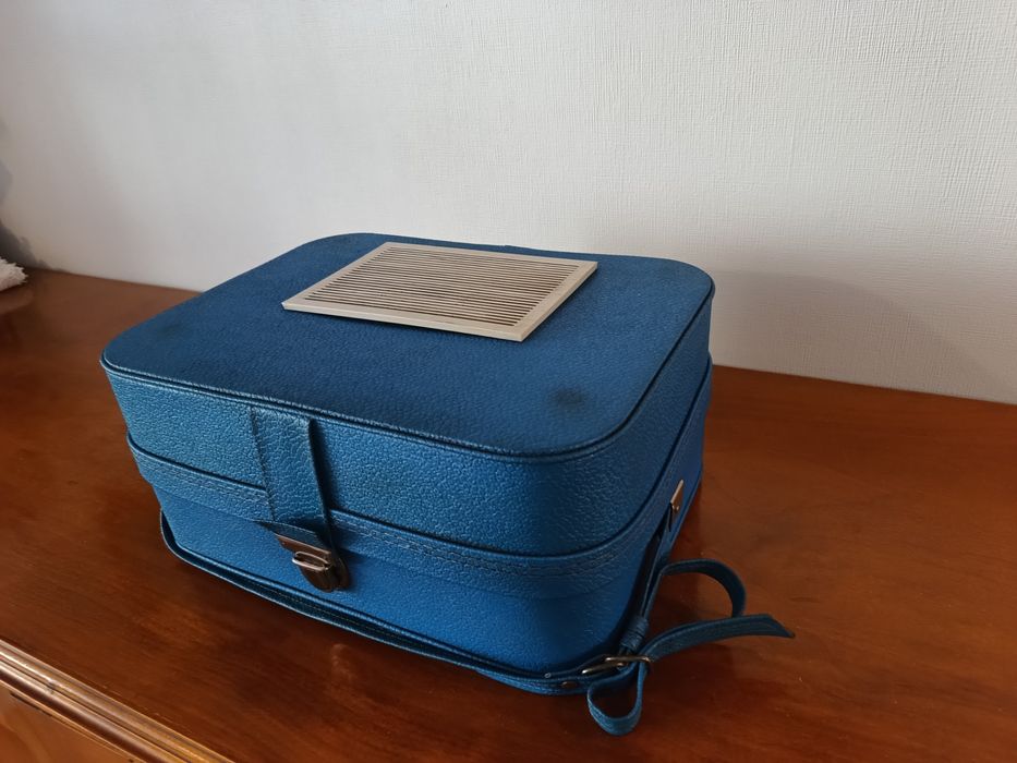 Stary sprawny gramofon