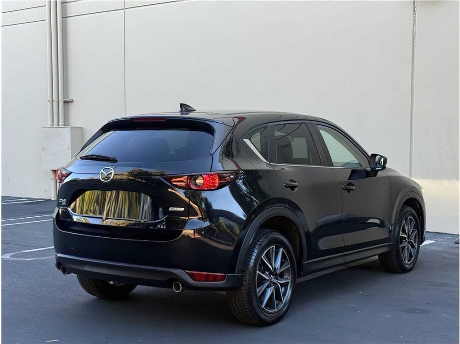 Mazda CX-5 Touring      2018