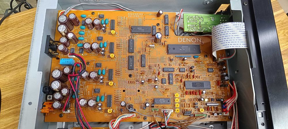 CD програвач  Denon DCD-2560 (дефект! незчітує дискі)