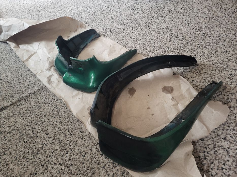 Продам брызговики мазда 323fba