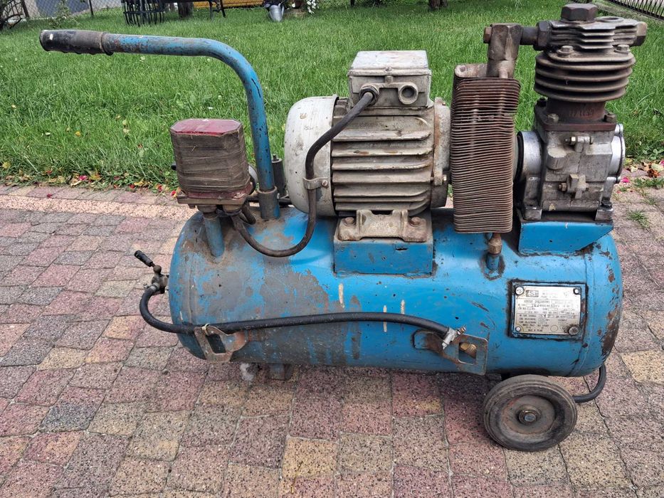 Kompresor 40L 400V -  Agregat sprężarkowy POLMO AHS 23 R 40 T
