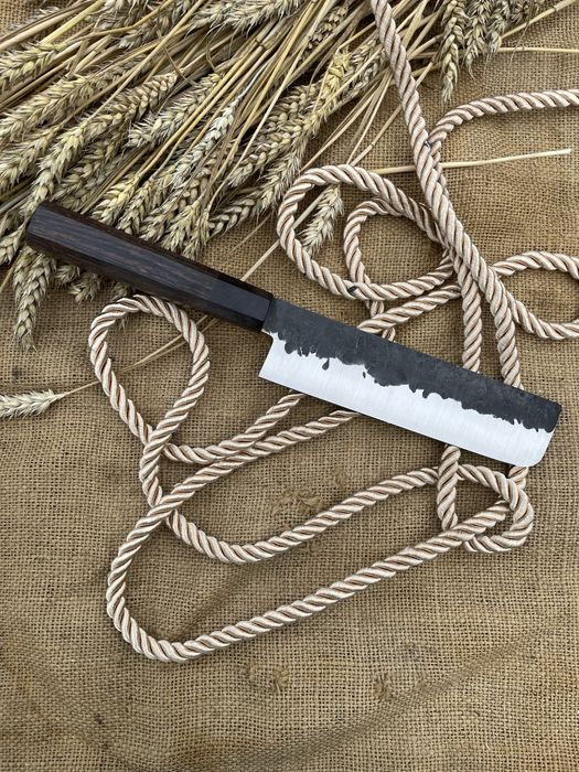 Кований ніж накірі з сталі N690 62-63hrc+кріо, ручної роботи з венге