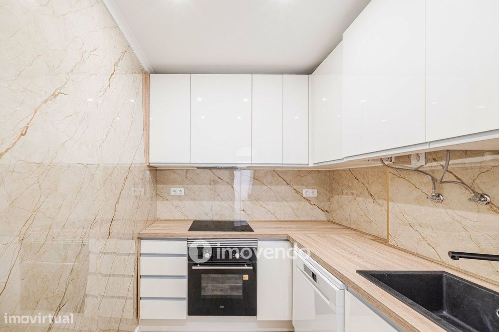 Apartamento T1 remodelado e com cozinha equipada, em Entrecampos