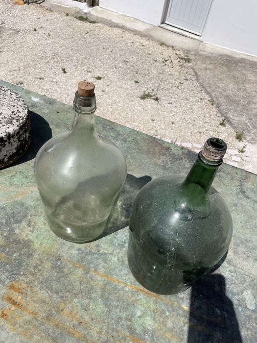 Garrafões antigos em vídeo