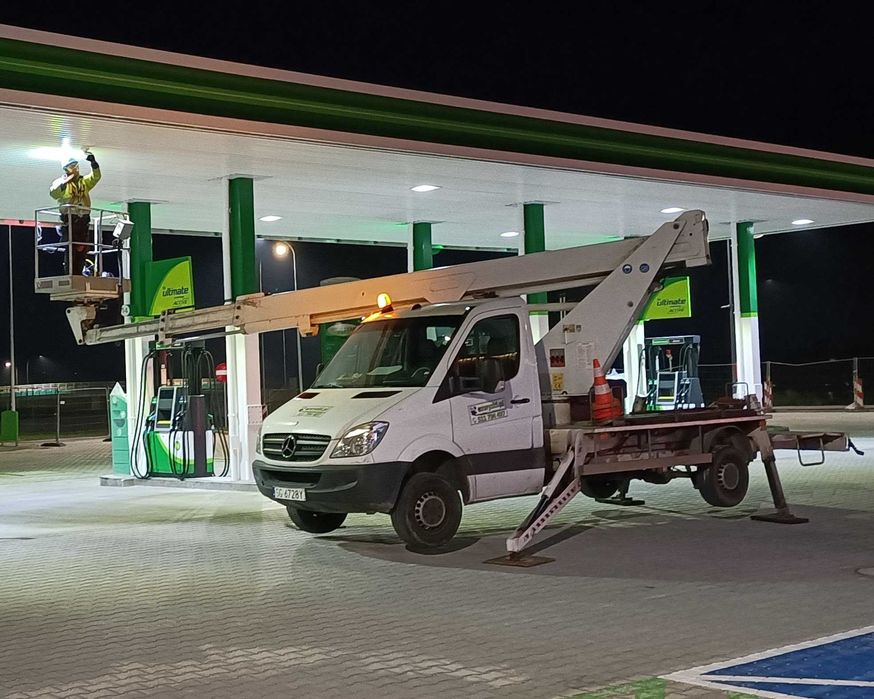 Podnośnik koszowy 21 m, Zwyżka Kraków,  wynajem z operatorem, wycinka