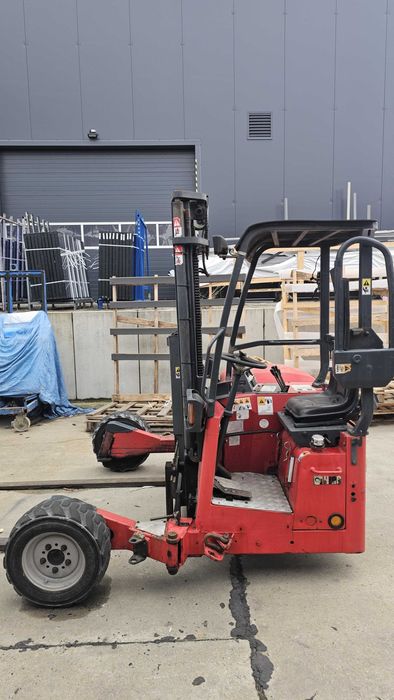 Podwieszany wózek widłowy Moffett M20.3