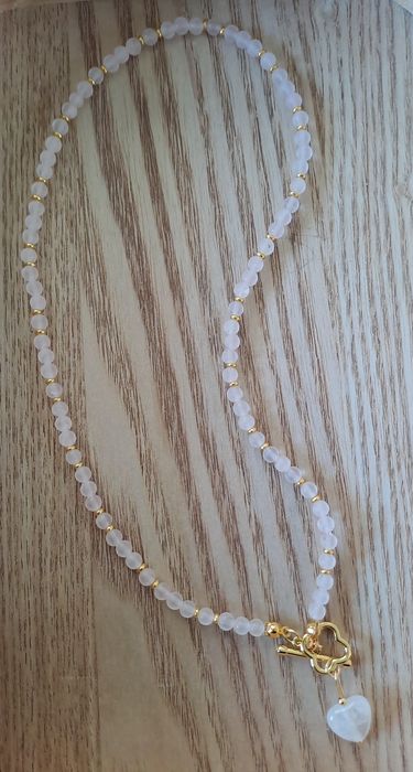 Nowy naszyjnik z matowego bialego kryształu