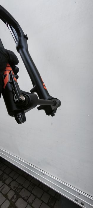 Rock Shox Lyric select 27.5 160mm ходу
