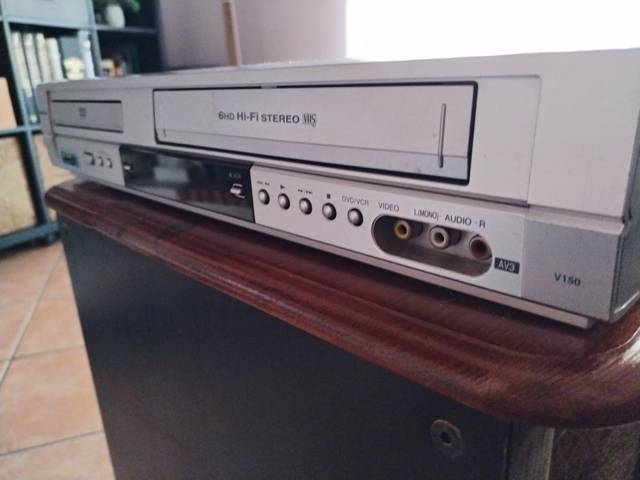 Leitor CD/DVD/Gravador Video VHS