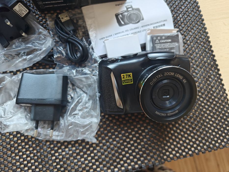 Цифрова камера, фотоапарат, новий