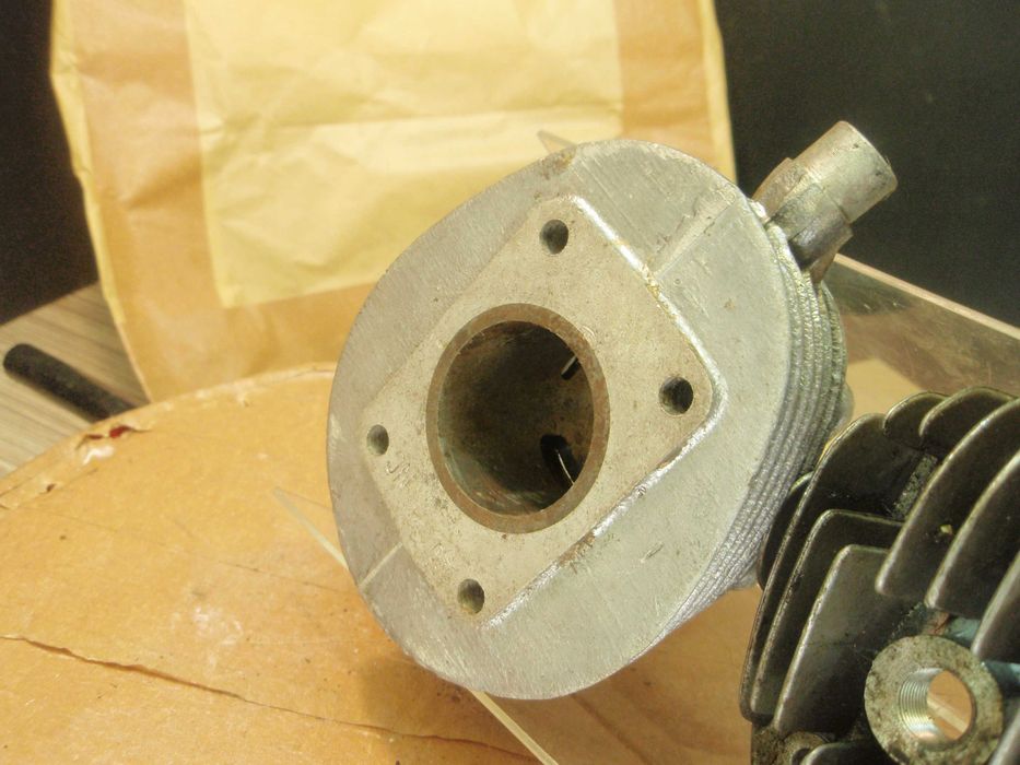 komar sztywniak żak ryś nowy cylinder głowica nominał PRL nr1482