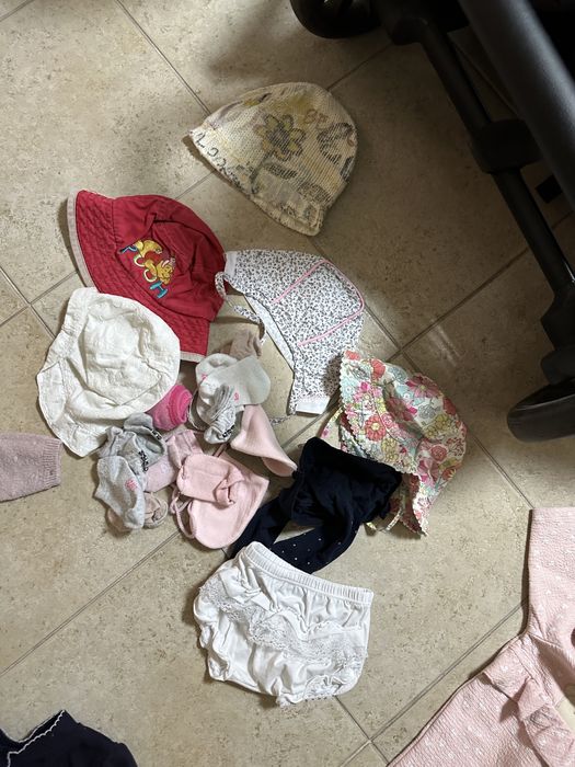 Roupa, bodys, chapéus de marca bebé 3M a 12M