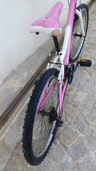 Bicicleta menina roda 20 + Capacete