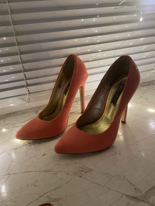 Жіночі туфлі на підборах