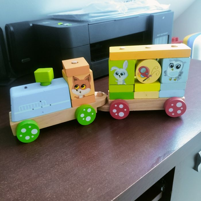 Sprzedam pociąg drewniany z dźwiękiem