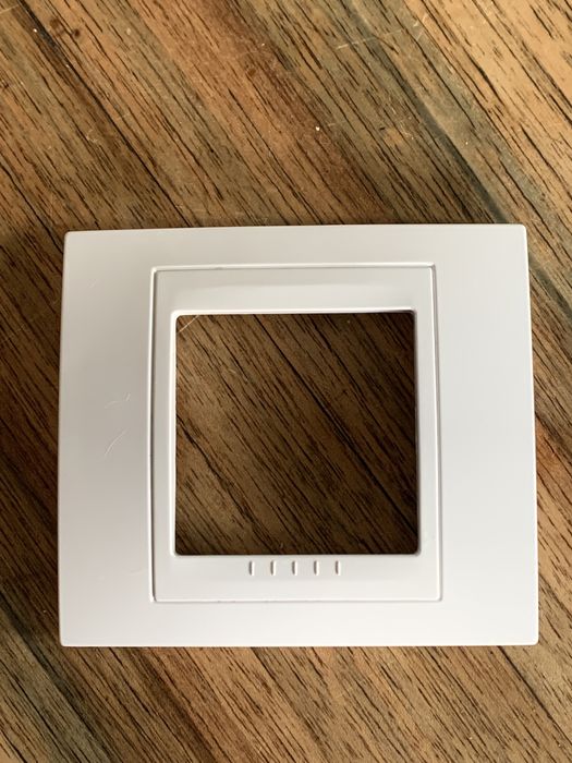 Ramka 4-krotna pozioma biel polarna Unica VIVA