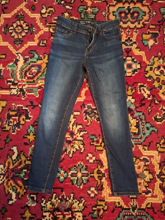 Джинсы на девочку 134р