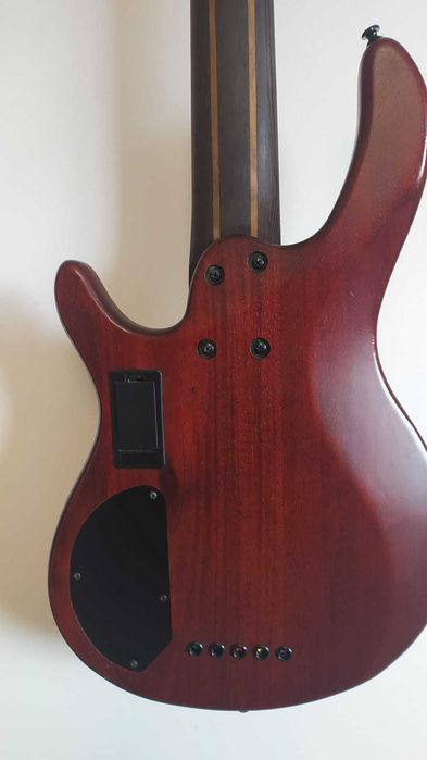 Baixos - Ibanez SR306EB e Cort B5 Element - Troca