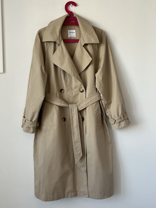 Bershka beżowy trencz rozm L stan bardzo dobry