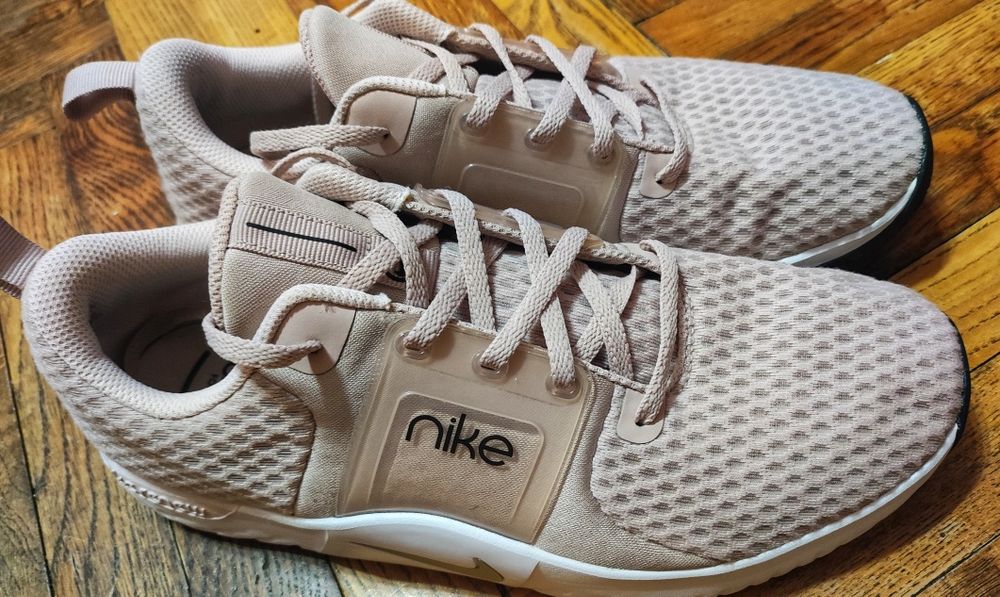 Кросівки жіночі Nike review