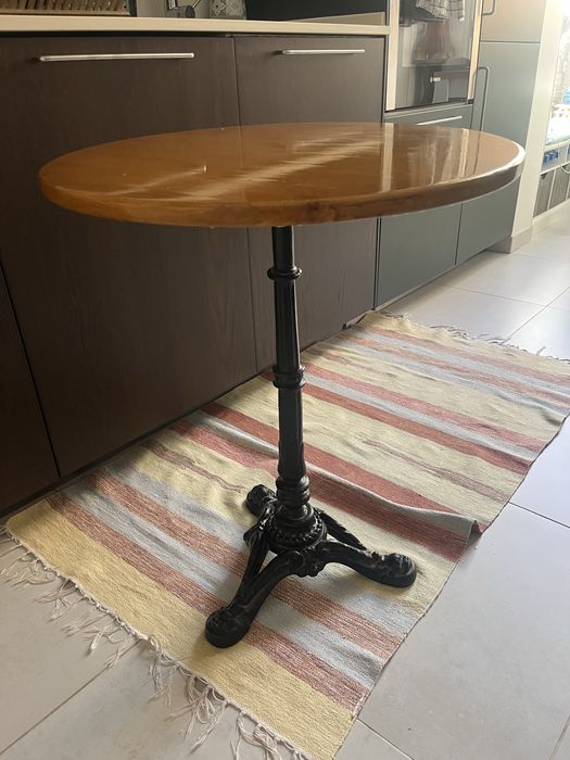 Mesa de apoio / mesa alta de madeira