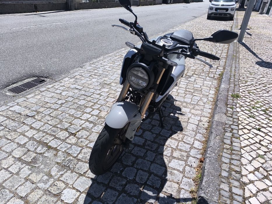Honda CB125R Excelente estado