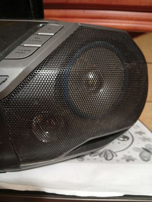 Kultowy radioodtwarzacz CD firmy Philips, sprawny, korektor, podbicie basów