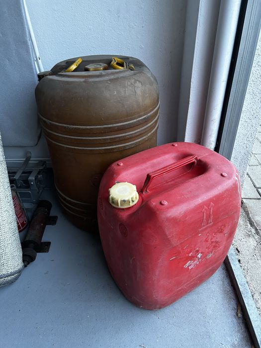 Beczka 60 l i baniak 40 l w zestawie.