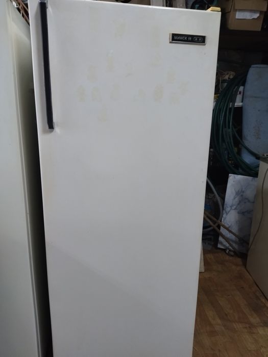 Продам робочий холодильник з можливою доставкою