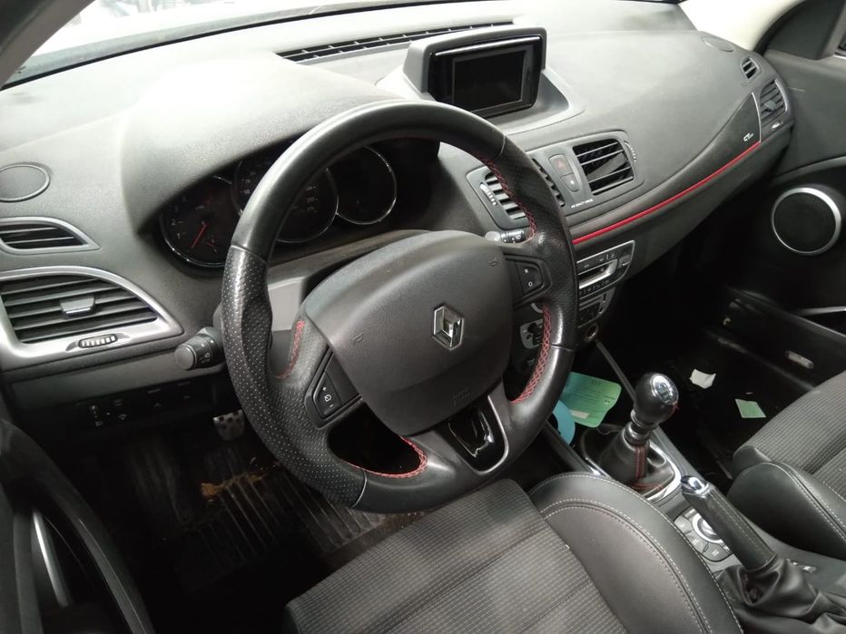 RENAULT MEGANE III Hatchback - 2012 - Para Peças