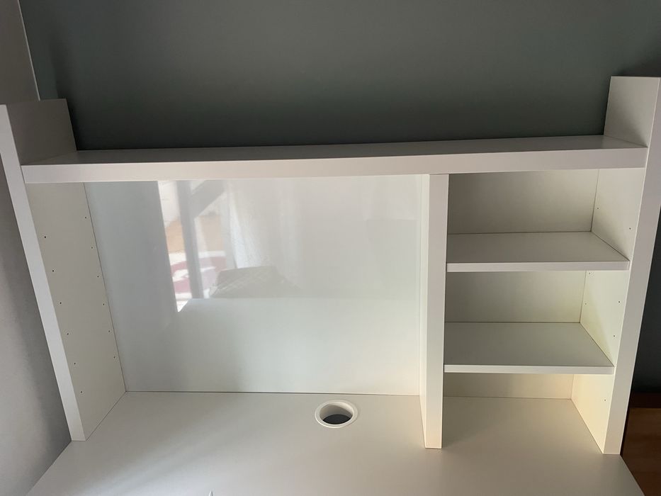 Parte de cima da secretaria