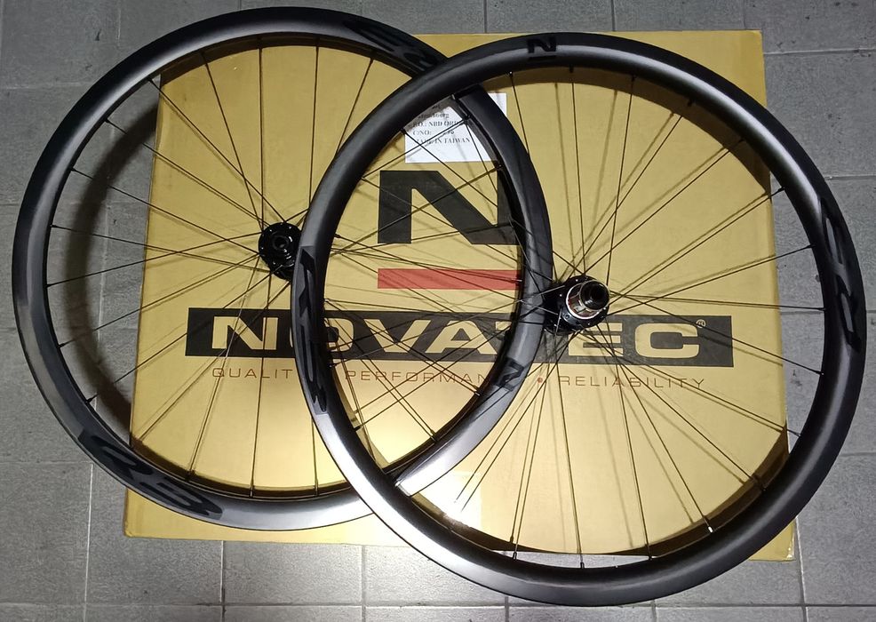 Várias Rodas carbono  NOVAS na caixa
