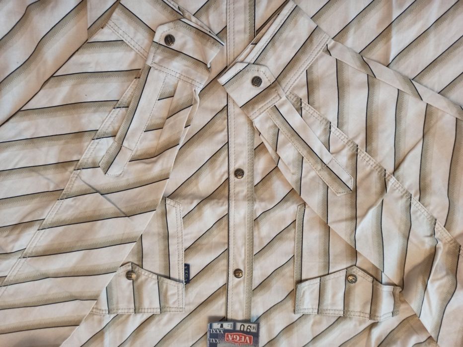 Koszula męska L/XXL, Vega, zapinana na zatrzaski.