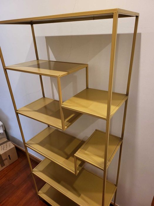 Estante Dourada Design Moderno – Estante Decorativa Compacta